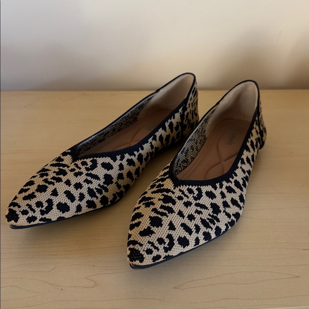 Leopard Print Pointed Flats stretchy size 42